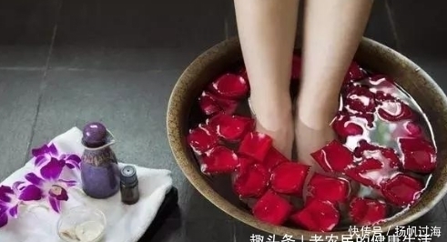 中年|晚上睡前泡脚，对健康好还是坏？今天一次性告诉你答案，了解下