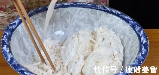 步骤|简单的葱油饼做法,当早餐吃很合适,柔软多层喷喷香