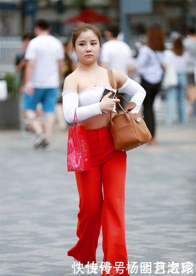 裤腿处|肥胖也是一种优势，小姐姐的教科书式穿搭，让你拥有苗条身材