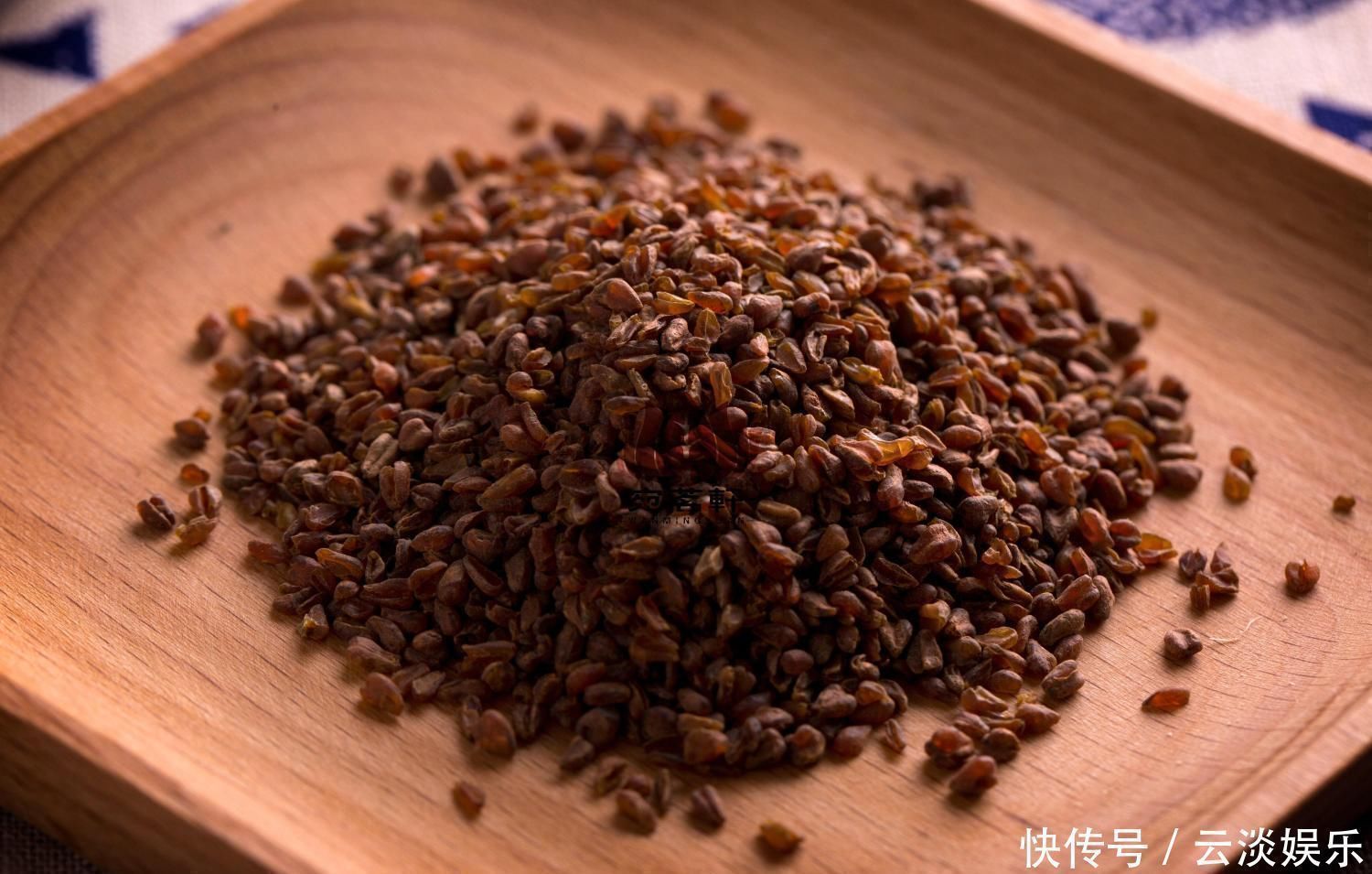 清明|别看它不起眼, 却是天然“降压药”, 经常吃一点, 血压轻松降下来