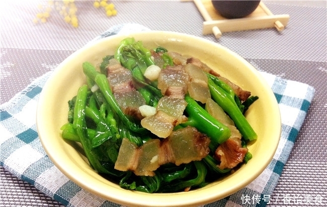 此菜搭配腊肉炒,尝过都说好,甘香油润,翠绿鲜嫩,一盘不够吃
