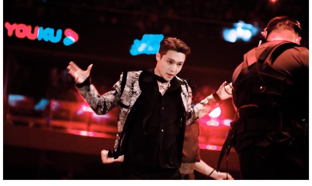 《這就是街舞4》總決賽，張藝興帶領(lǐng)核興舞器戰(zhàn)隊(duì)《飛天》首秀