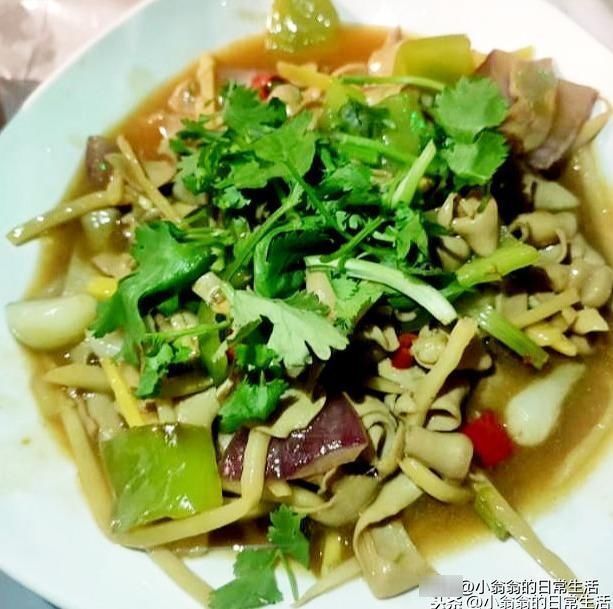老公|老公请朋友来家里吃饭，我给他们做了4个菜，花了不到50块