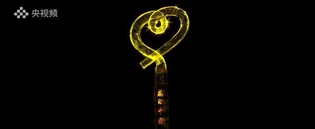 敬一丹：正式告别央视《感动中国》，接班人王宁将搭档白岩松主持