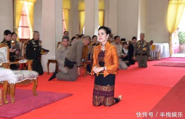 诗妮娜太好面子了!没有奢华项链不服输,自己用珍珠DTY也耀眼