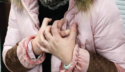  强直性脊柱炎|后背经常疼，是怎么回事？医生给您梳理出5种病因，可对照自查