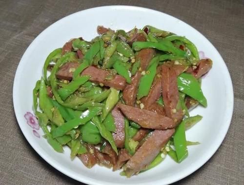 驴肉炒青椒怎么做好吃？三个窍门，鲜嫩可口美味下饭，简单又营养
