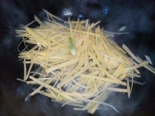  提味|炒土豆丝时，别只知道放醋，多加1位，更提味口感好