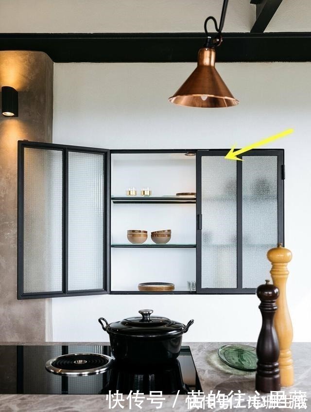 厨房|厨房打柜子太费事!直接砌假墙掏个橱柜,隐形不占地,如今很流行!