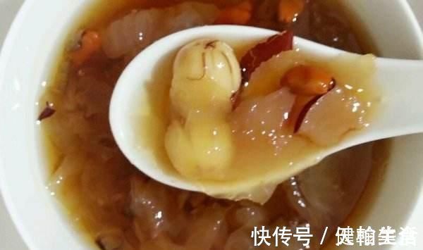 冰糖|煮银耳汤,用红糖好还是冰糖好?两者效果完全不一样,别用错了
