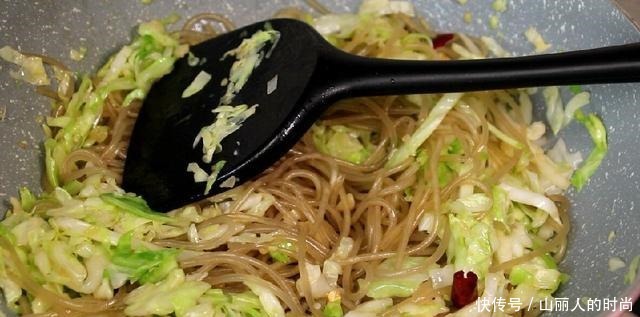 包菜|炒包菜时,很多人忽略了这一步,难怪出锅不香不脆不入味