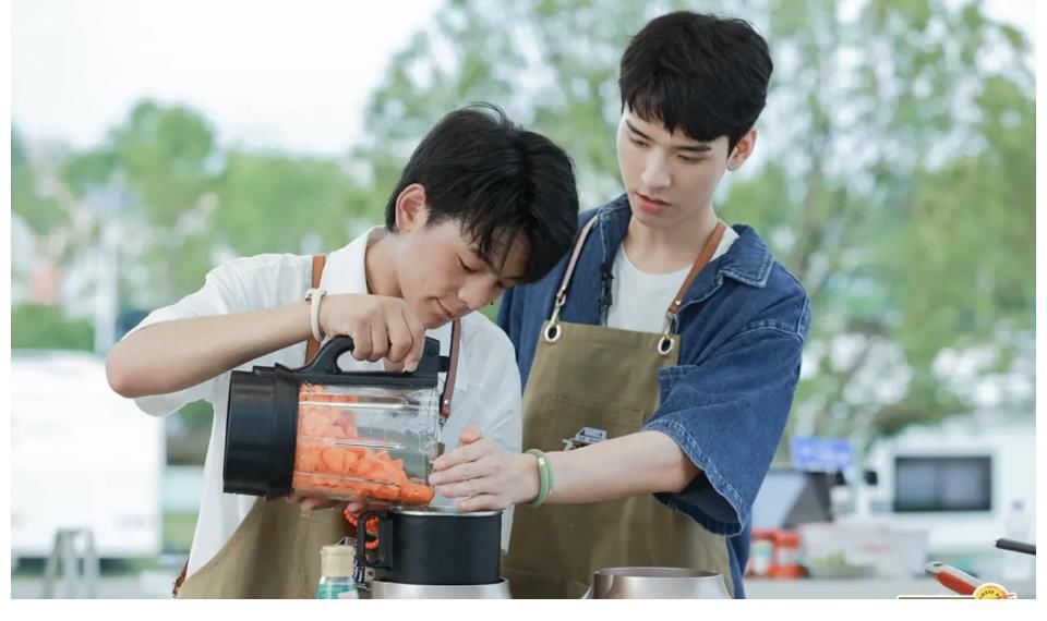 黃曉明|《中餐廳》第二期爆了？龔俊笑聲太魔性、寧靜變臉超快，收視穩(wěn)了