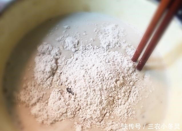 你见过农民在山里剖晒地瓜干吗?地瓜干有哪些用途?