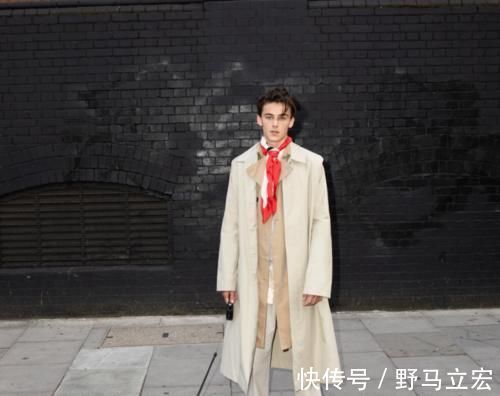 丁真|国外“最美”男孩长大了，16岁身高近2米，与“丁真”撞脸