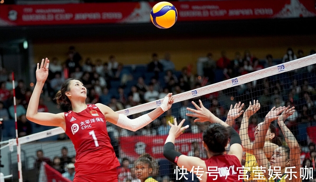 中国女排|中国女排4连胜获新战神,201cm重炮手一战成名,郎平再收奥运奇兵
