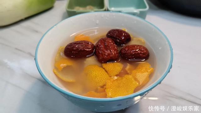 橘子皮千万不要扔,加入白萝卜一起煮有妙用,解决冬天大烦恼
