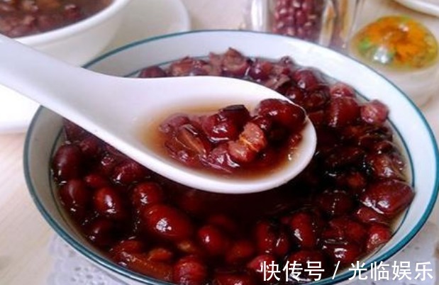煮红豆时，还在傻傻提前用水浸泡掌握这个诀窍，红豆快速开花