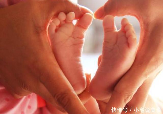 两个月|宝宝出生后前两个月变化大,家长要锻炼他这5个能力,宝宝更聪明