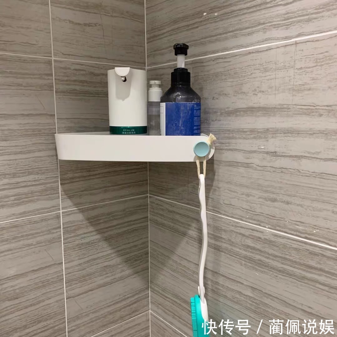 拖鞋架|这10种卫浴用品,早该拉入家用“黑名单”,该换就换了吧!