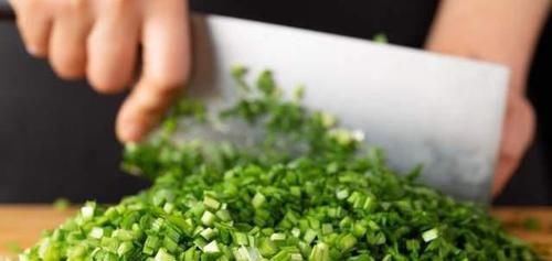 调韭菜猪肉馅的饺子，尤其是最忌讳这3味料，可惜很多人不懂，难怪包好的饺子不香味还重