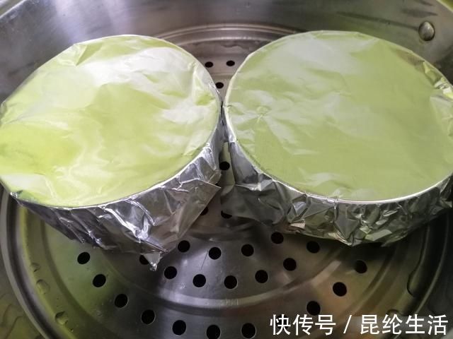 牛奶别直接喝了,加2个鸡蛋,不用烤箱不用打蛋器,出锅抢着吃