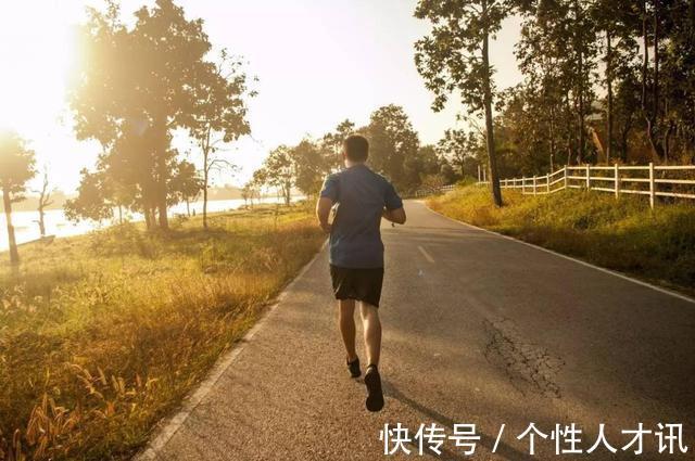 中老年人|77岁大爷血糖从16.6到4.5，医生：这3个“降糖”习惯，值得借鉴
