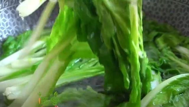 早餐饼这样做,青菜、粗粮加鸡肉,粗粮细做,营养健康,做法简单