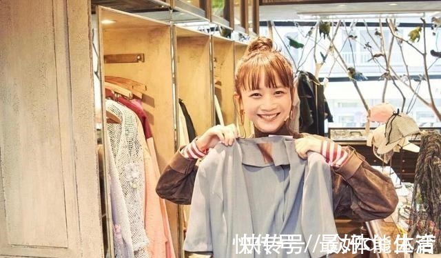 年代感 现在的潮人只有2种穿古着的和穿新衣服的!