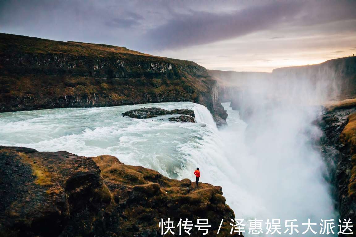 砾石路|旅行看世界盘点冰岛最令人印象深刻的8座瀑布，疑似银河落九天