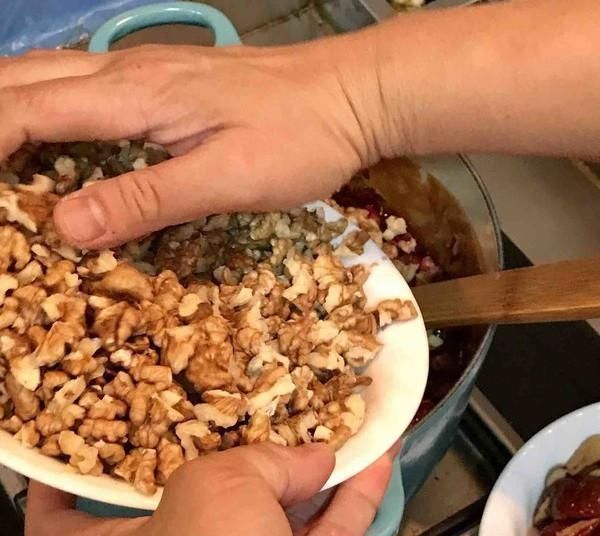 黑芝麻|掉发、白发、气色不好的,每周拿“它”当零食吃,显年轻还助睡眠