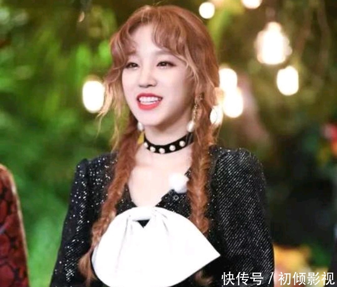 女人|Angelababy宋雨琦抖音直播同框,原来女人翻脸比翻书还快!