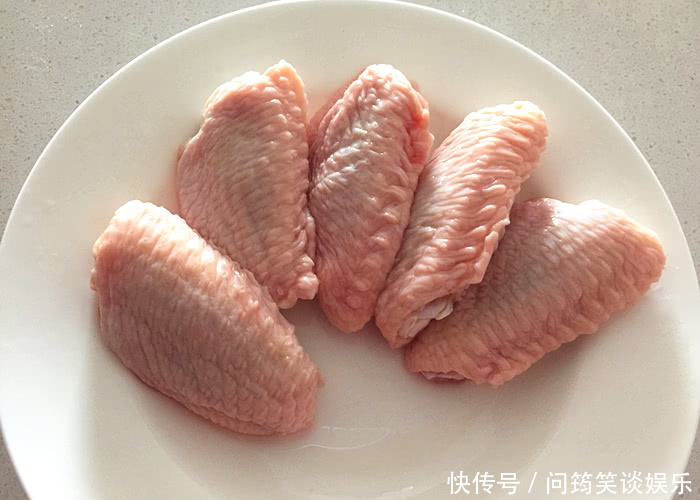 糖色|想吃可乐鸡翅不用买,在家就能做,技巧教给你,新手做的也好吃