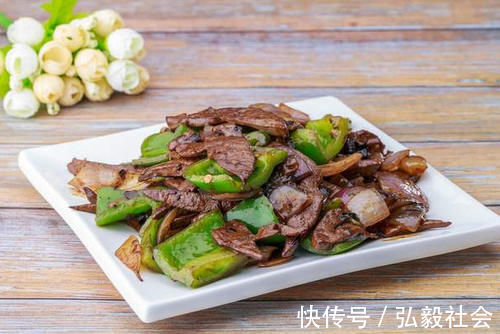 洋葱|炒猪肝不可直接下锅,少做了一步,难怪又腥又老,吃着黏糊糊的