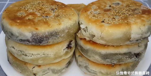 烧饼这样做才香酥,锅里烙一烙,比买的还好吃,咬一口就香酥掉渣