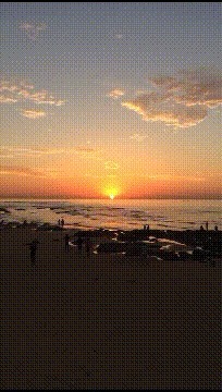 |搞笑GIF图：美女刚睡醒的样子vs你刚睡醒的样子！