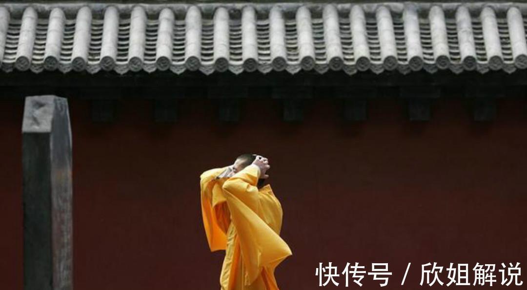 献钱尚父#晚唐高僧贯休这首《落花》,第一句就写得很美,蝶醉蜂痴一簇香