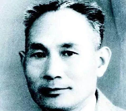 首长|一位老乞丐找到红军，身份令师首长惊讶，总理竟亲自出门迎接