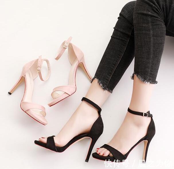 尖头高跟鞋 -尖头高跟鞋,修饰出美丽的腿型,透露着性感迷人的气质!