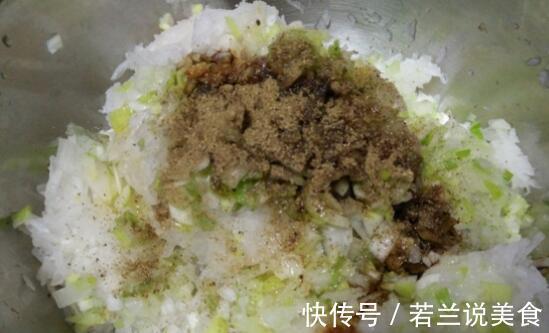 萝卜做饺子馅时,到底要不要焯水很多人都不清楚,吃完告诉家人