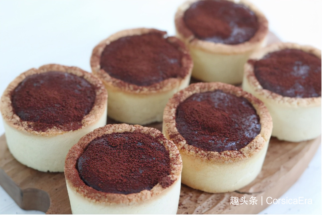 外酥里嫩的布丁塔,咬下一口层次丰富,有浓郁的巧克力味道!