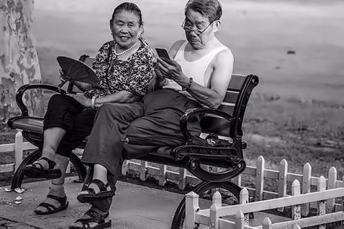 中老年人|50岁后,仍能坚持做3项运动,值得恭喜,身体还不错,离长寿近