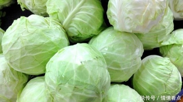 饭店炒的包菜为啥又香又脆,自己却总做不好,大厨:关键在这一步