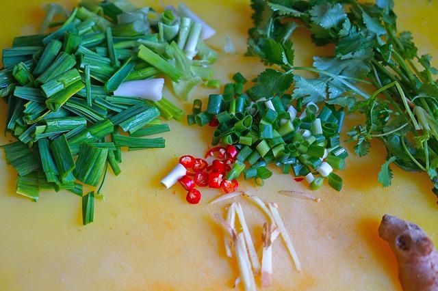 天冷了，宁可不吃肉也要多吃这鱼，和平菇是绝配，味道鲜美又滋补