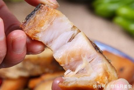  鱼肉|腌腊鱼，别直接抹盐！大厨教你2招，鱼肉鲜香入味，放再久不变质