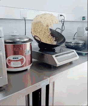 |搞笑GIF段子:美女,好像没有帅哥让你陶醉吧