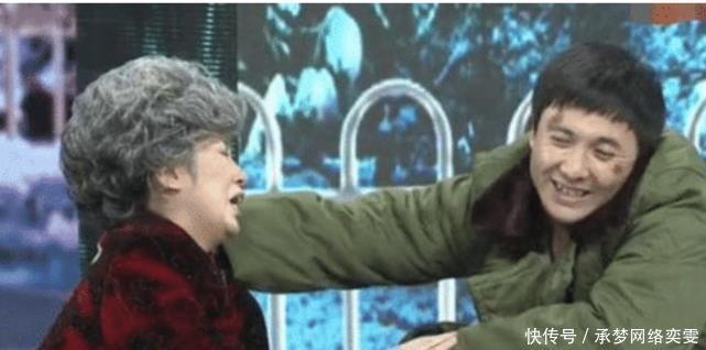 经典|他上春晚6次却3次失误,但每一次失误都成经典,网友说他难怪能红