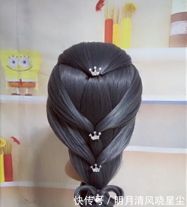 什么发型更显年轻?试试新款马尾,瞬间年轻十岁!