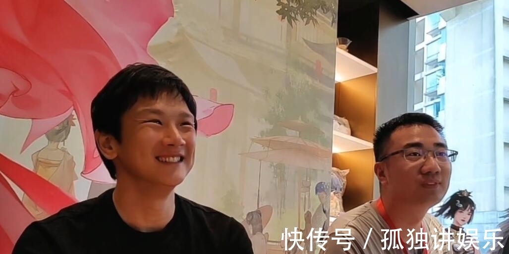 剑网三|洛天依等身手办让宅男疯狂,高开叉旗袍侧漏白丝,为啥能看到肚脐