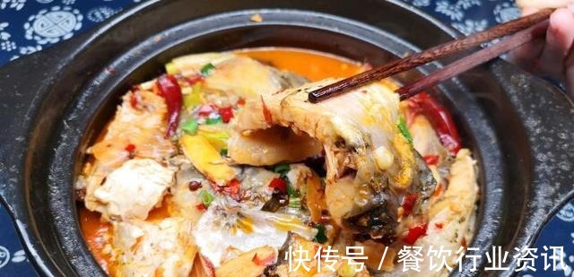 鲤鱼这样做，实在太香了，不蒸不炸不红烧，一顿能多吃两碗米饭