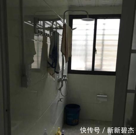 笑疯|农村爷爷独特别墅，真是“表里不一”，外面高大上，里面估计笑疯